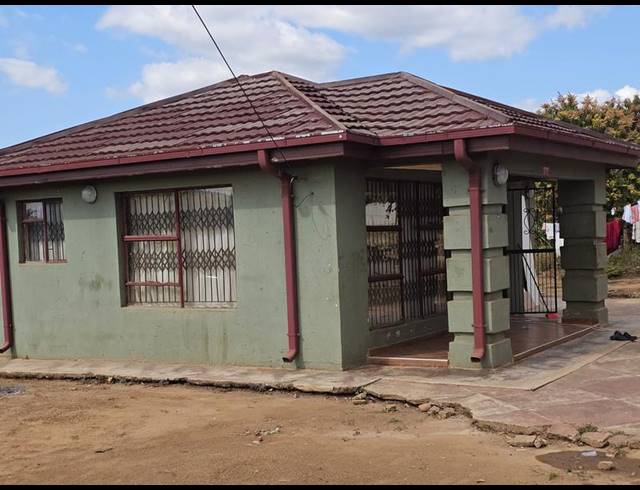 2 BEDROOM HOUSE FOR SALE IN DZINDI